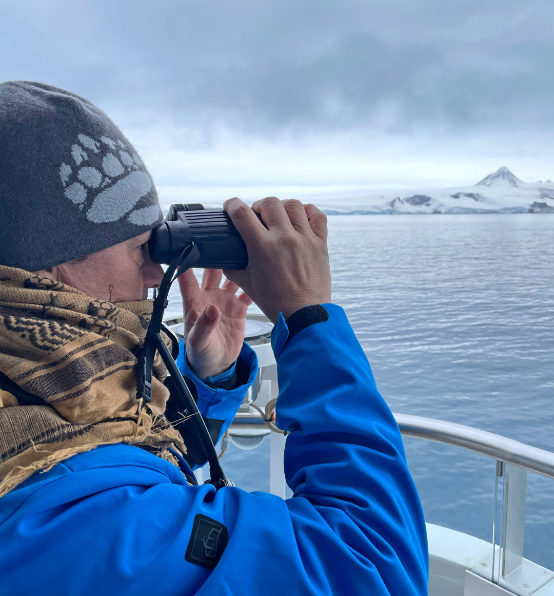 Sightseeing on scenic eclipse